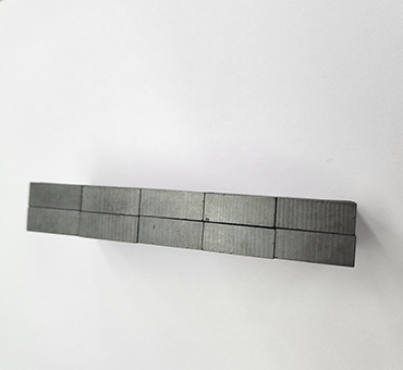 souwest magnetech ferrite block magnet upside view